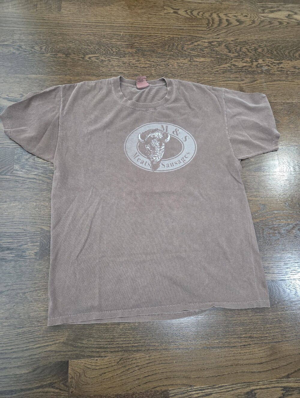 Authentic Pigment Meats & Sausage Short-Sleeve Brown Graphic Tee Sz.L